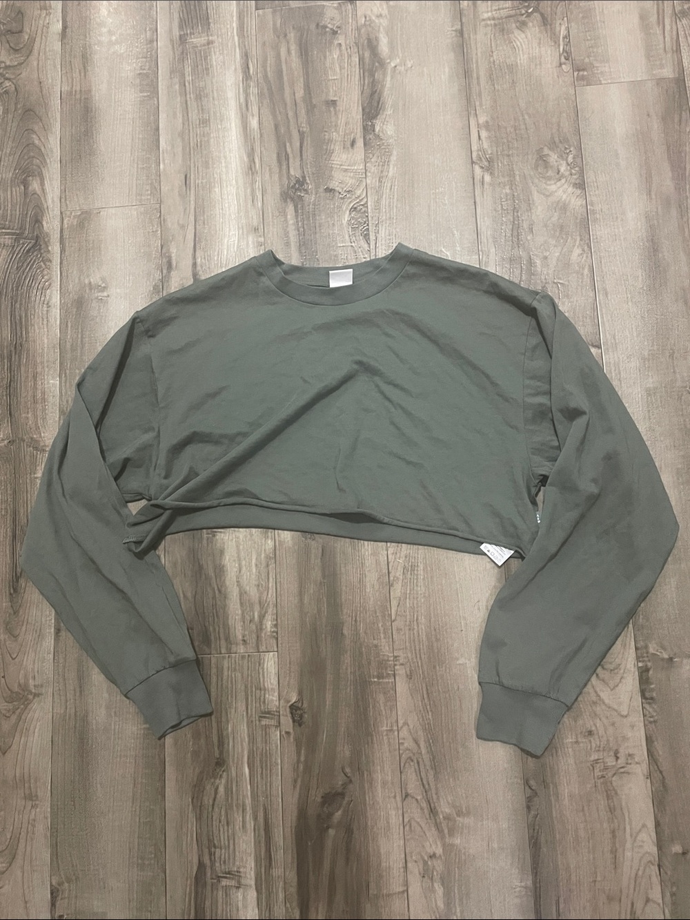 TNA Longsleeve Crop